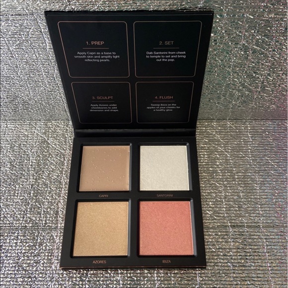 Huda Beauty 3D Highlighter Palette - Picture 1 of 5